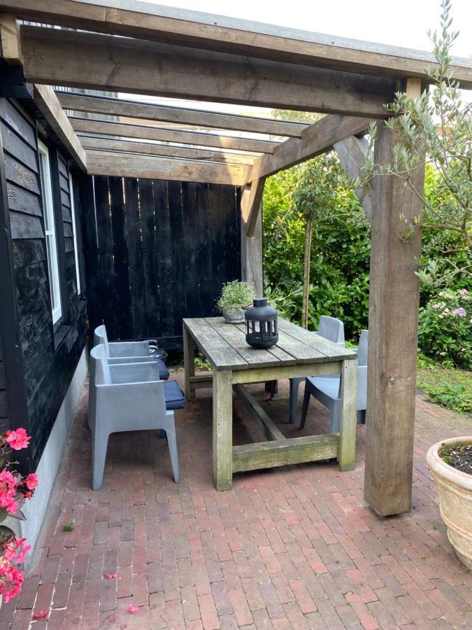 Uniek Houten Huis Nabij Bos En Plassen Hollandsche Rading Exterior foto